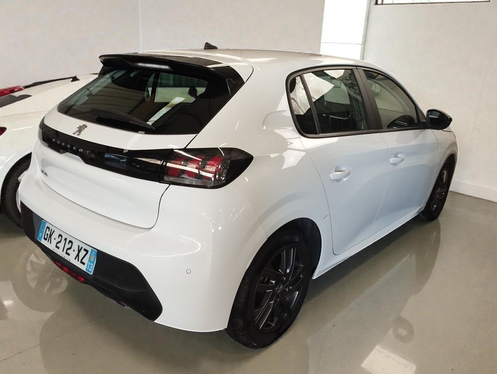 Peugeot 208 - Photo 2