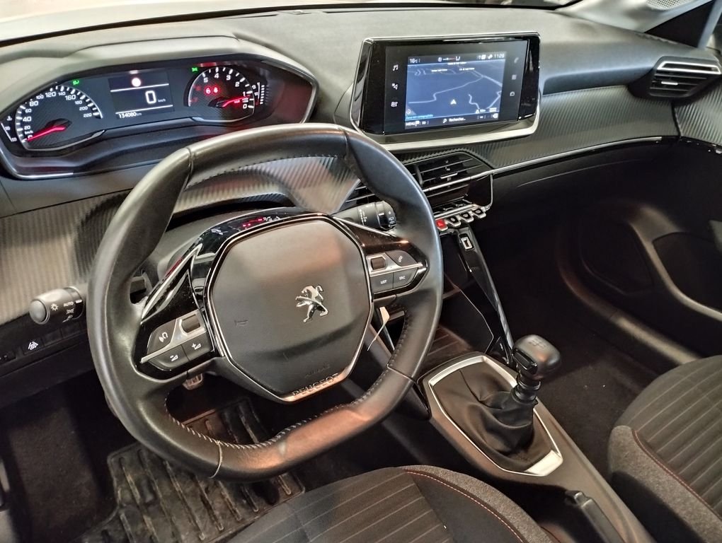 Peugeot 208 - Photo 3