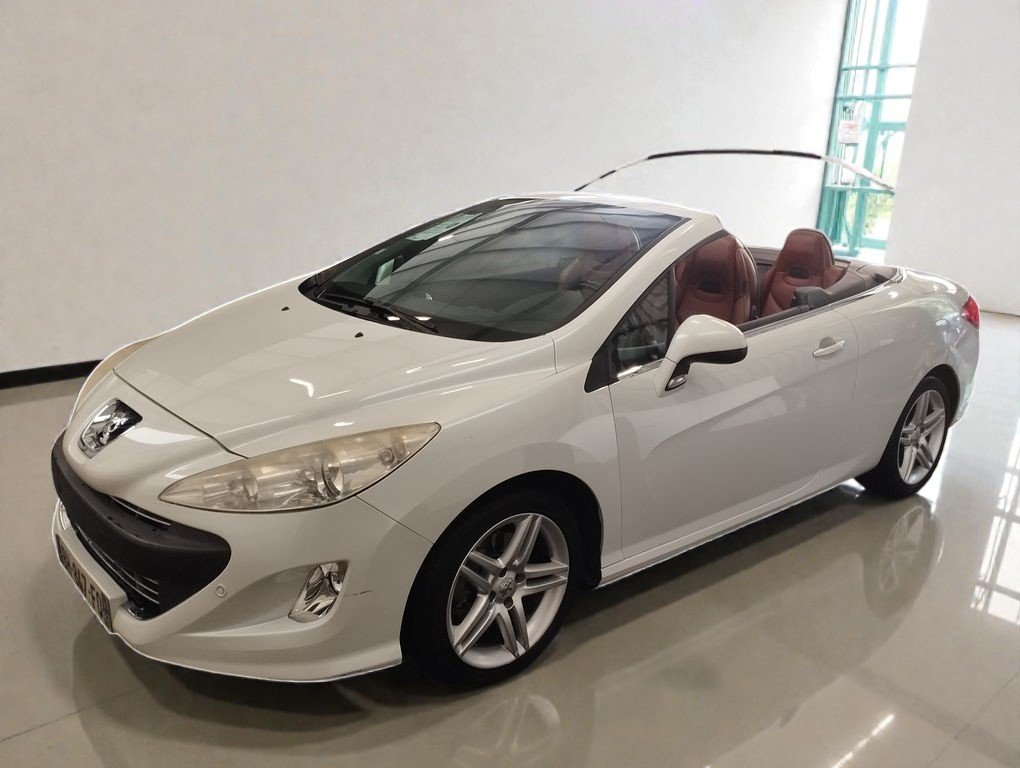 Peugeot 308 CC - Photo 6