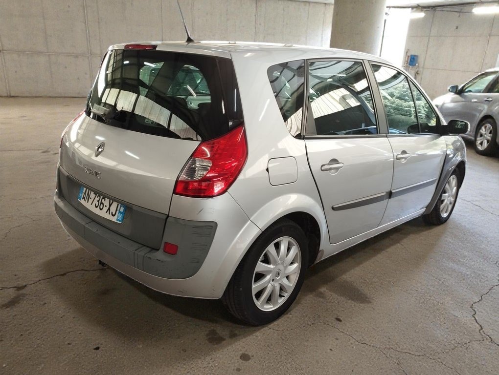 Renault Scénic - Photo 2