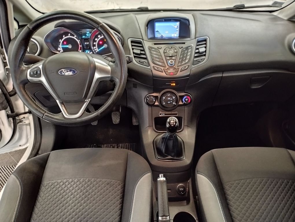 Ford Fiesta - Photo 3