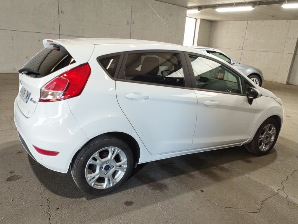 Ford Fiesta - Photo 7