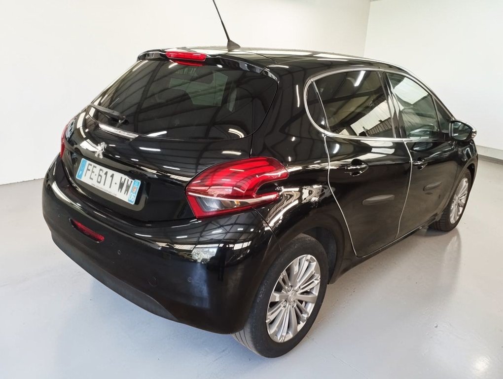Peugeot 208 - Photo 2