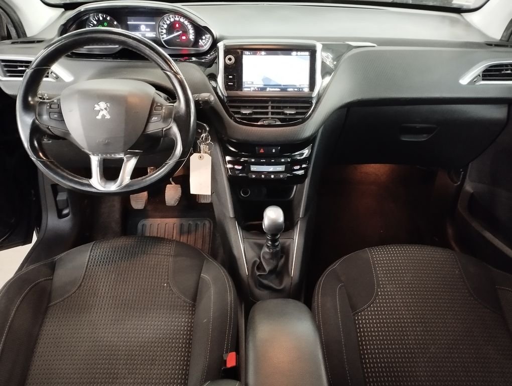 Peugeot 208 - Photo 3