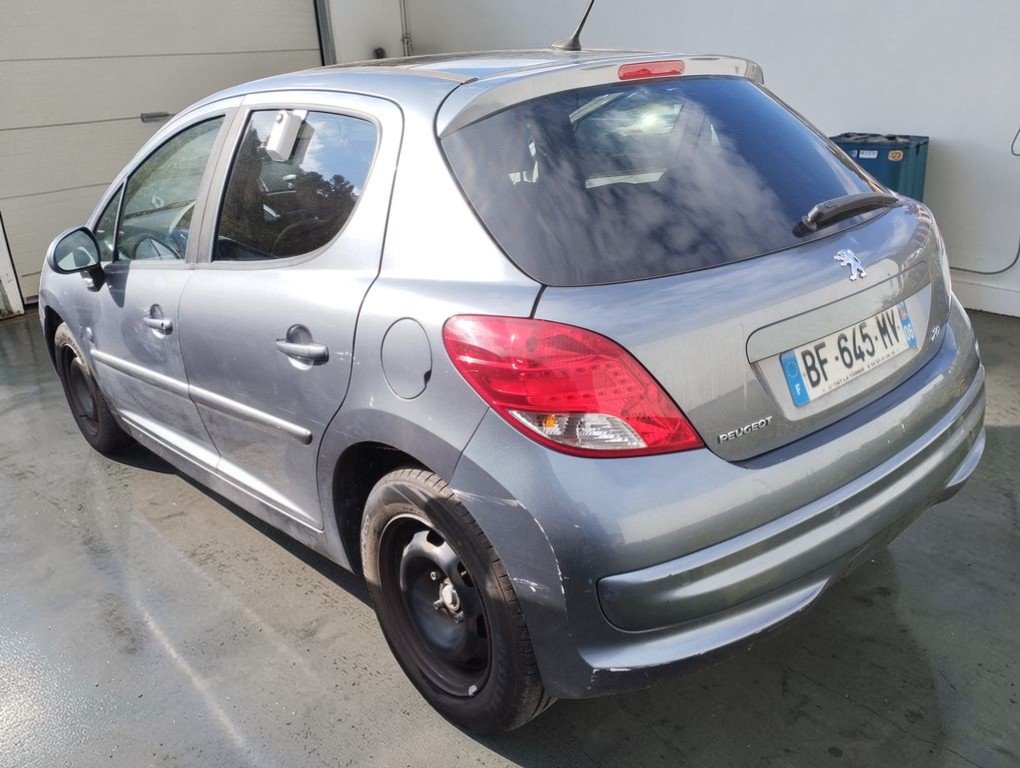 Peugeot 207 - Photo 2
