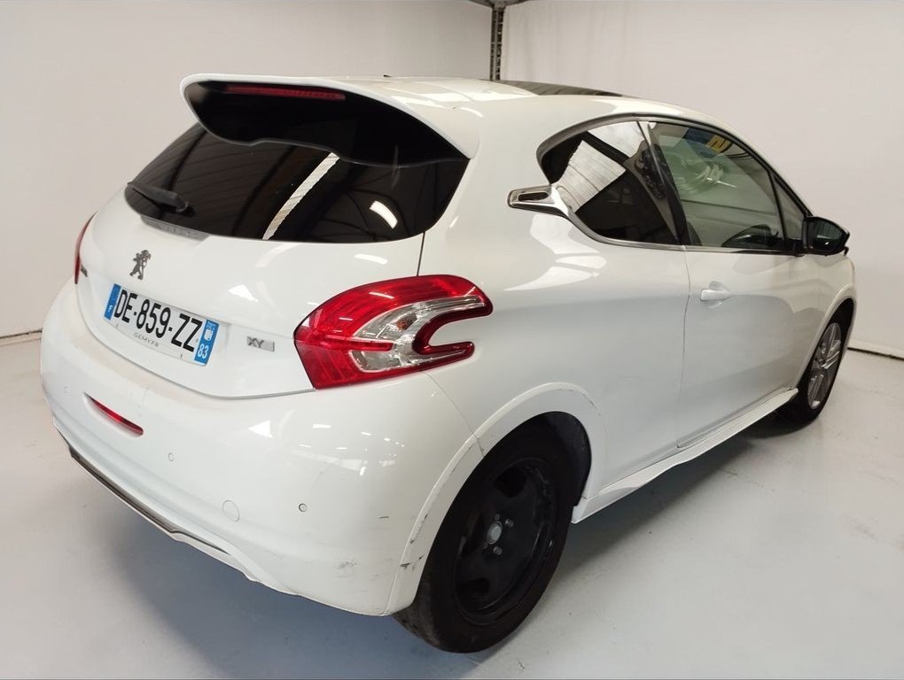 Peugeot 208 - Photo 2