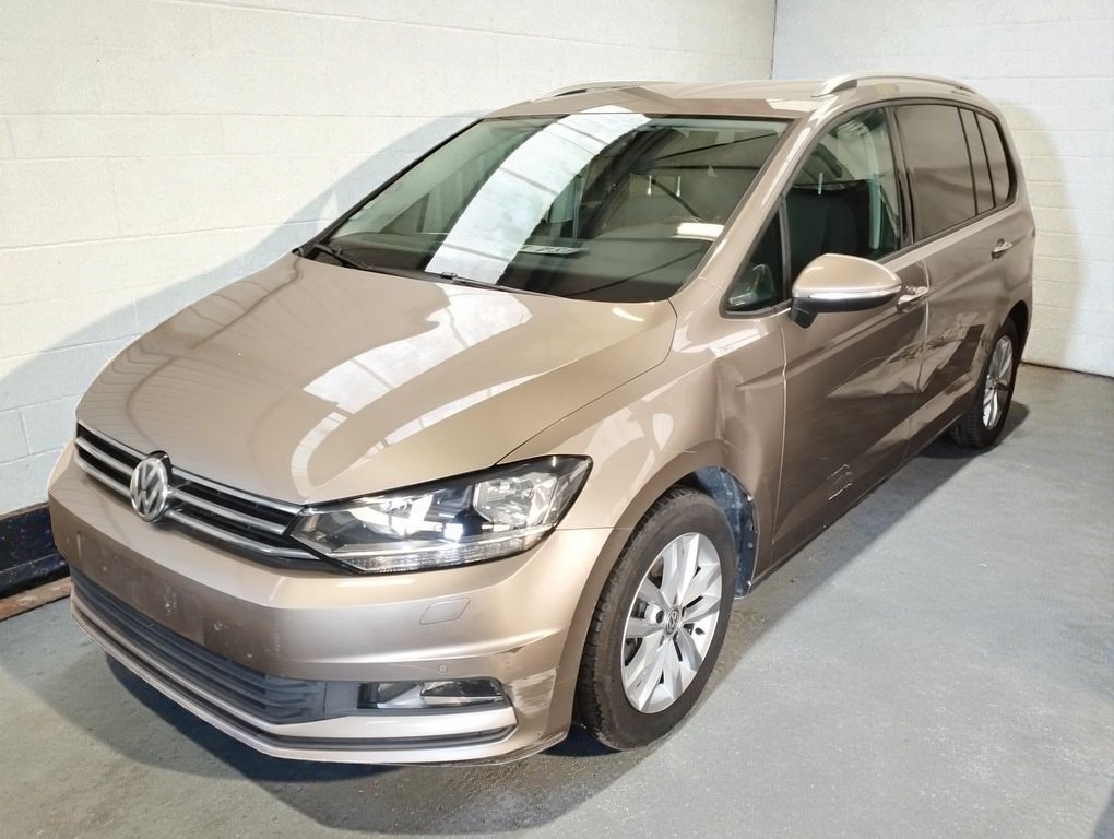 Volkswagen Touran - Photo 1