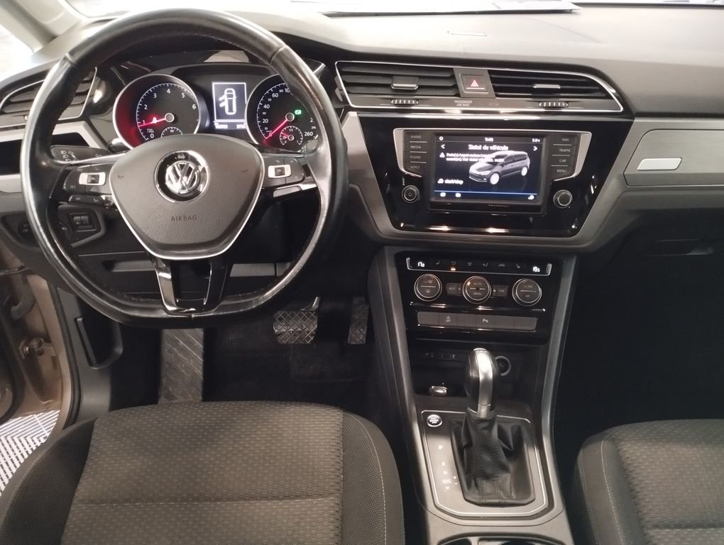 Volkswagen Touran - Photo 3