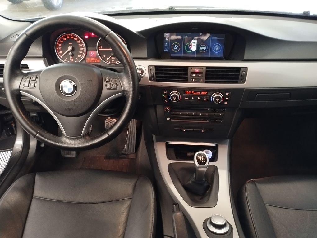 BMW 318d - Photo 3