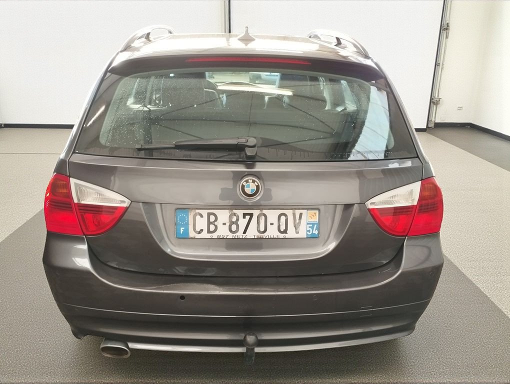 BMW 318d - Photo 5