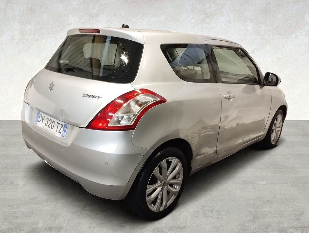 Suzuki Swift - Photo 2