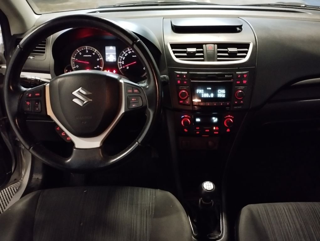 Suzuki Swift - Photo 3