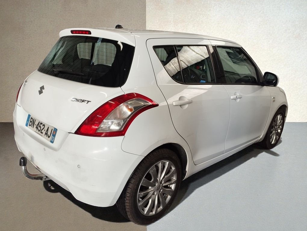 Suzuki Swift - Photo 2