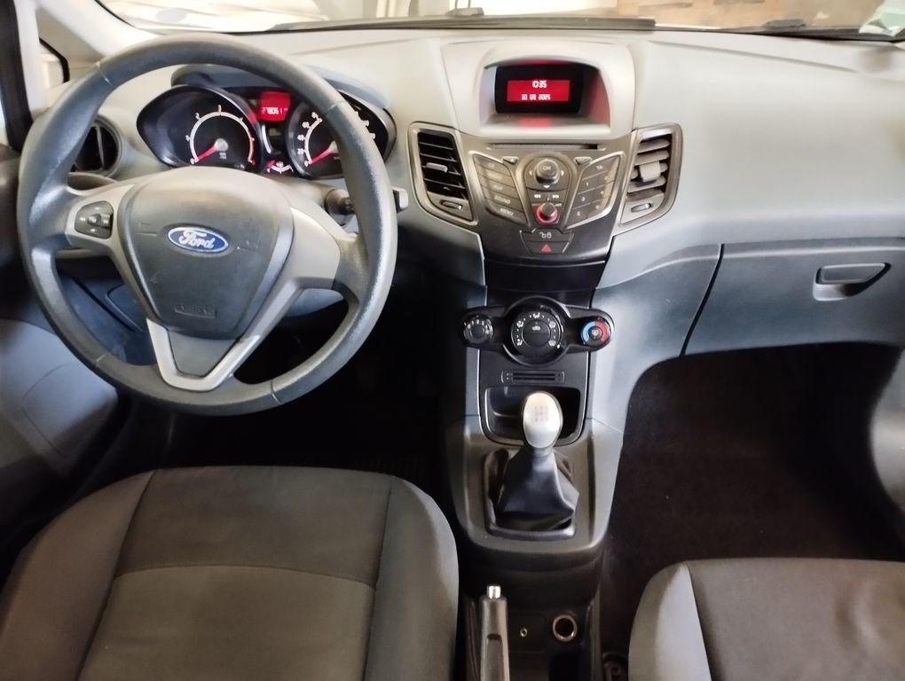 Ford Fiesta - Photo 3