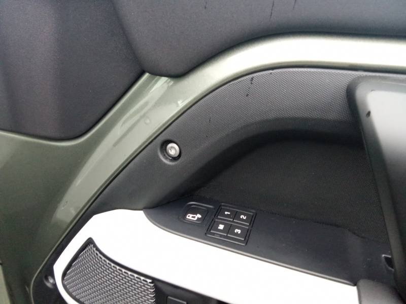 Land Rover Defender - Photo 18