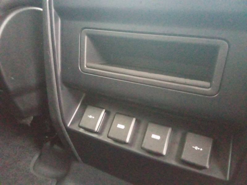 Land Rover Defender - Photo 20