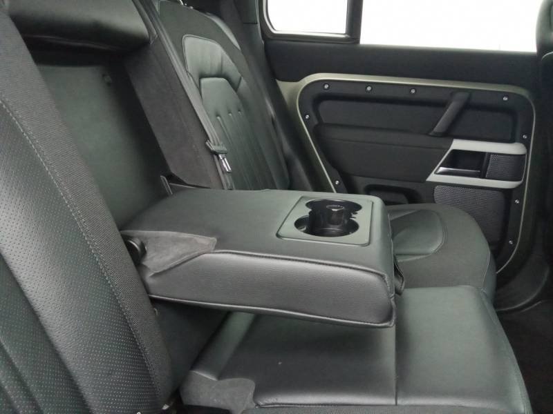 Land Rover Defender - Photo 21