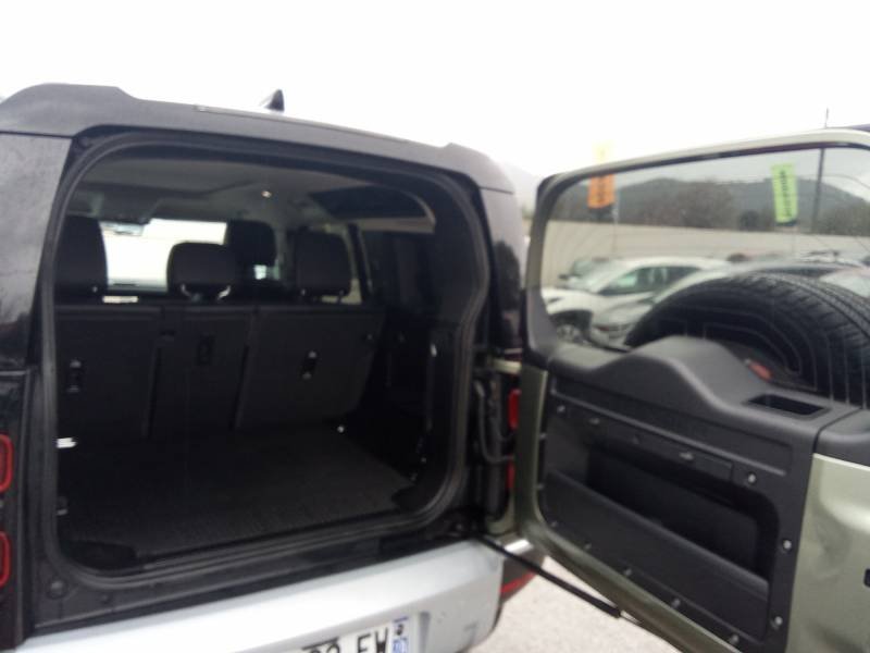 Land Rover Defender - Photo 24