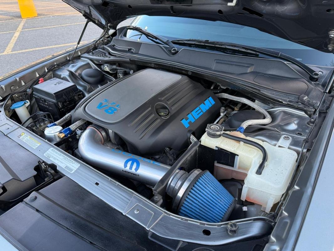 Dodge Challenger - Photo 13