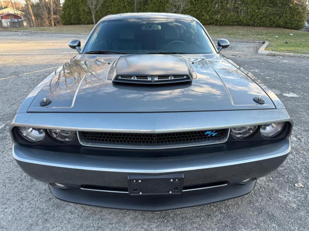 Dodge Challenger - Photo 2