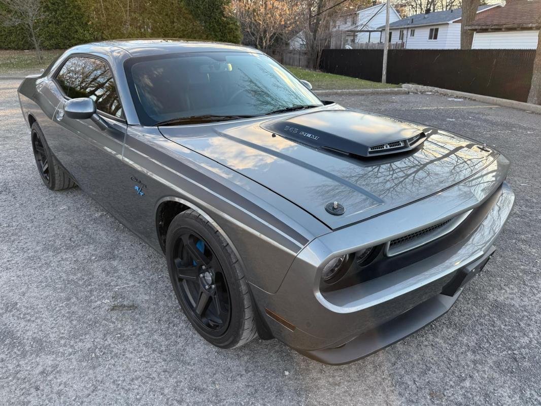 Dodge Challenger - Photo 3