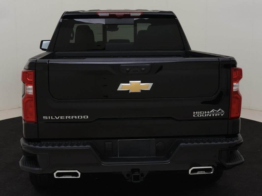 Chevrolet Silverado - Photo 6