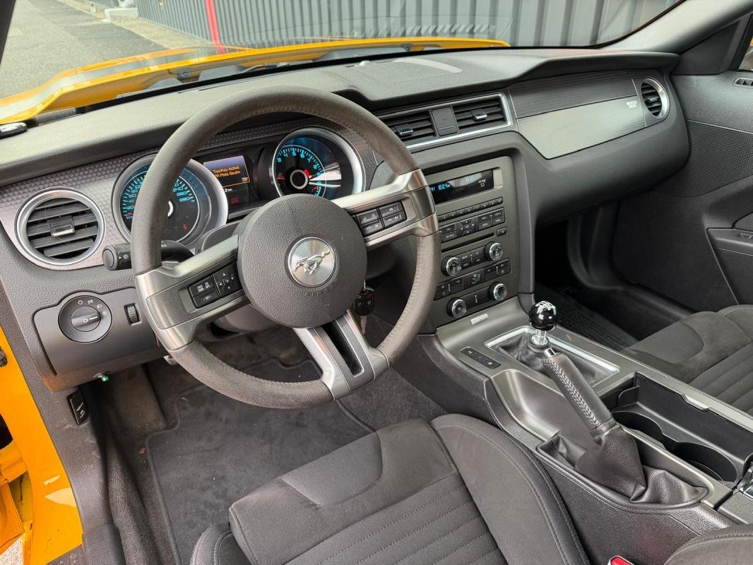 Ford Mustang - Photo 12