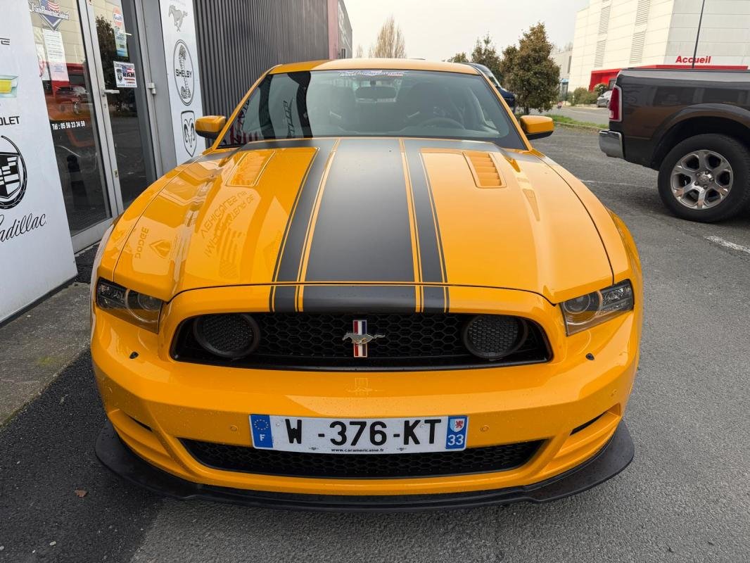 Ford Mustang - Photo 2