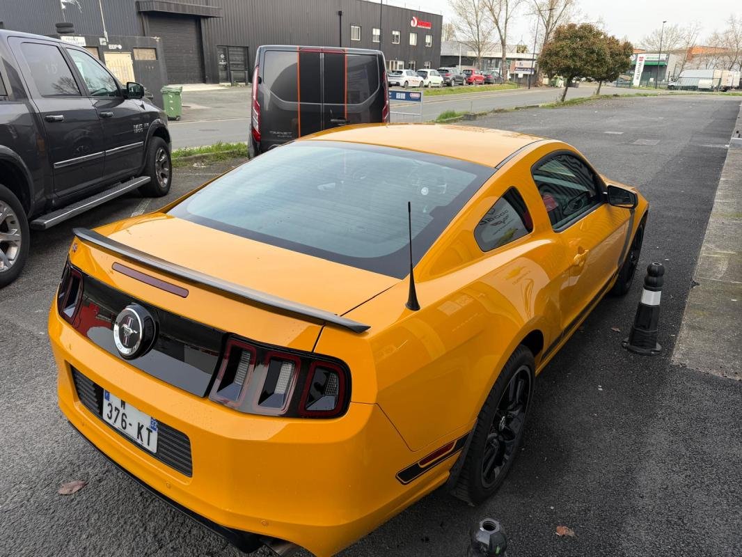 Ford Mustang - Photo 7