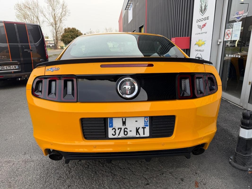 Ford Mustang - Photo 9