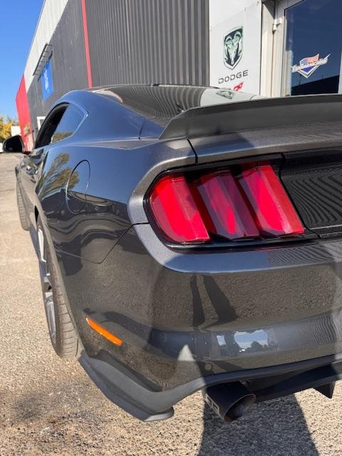 Ford Mustang - Photo 11