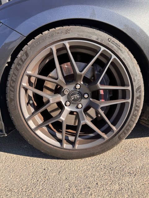 Ford Mustang - Photo 18