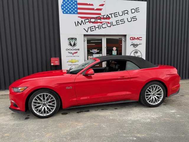 Ford Mustang Convertible - Photo 4