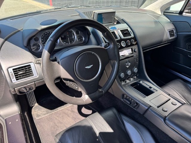 Aston Martin Vantage - Photo 12