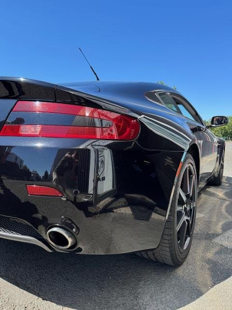 Aston Martin Vantage - Photo 17