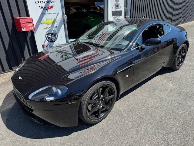 Aston Martin Vantage - Photo 3