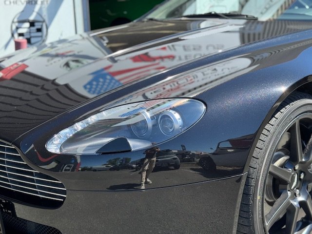 Aston Martin Vantage - Photo 10
