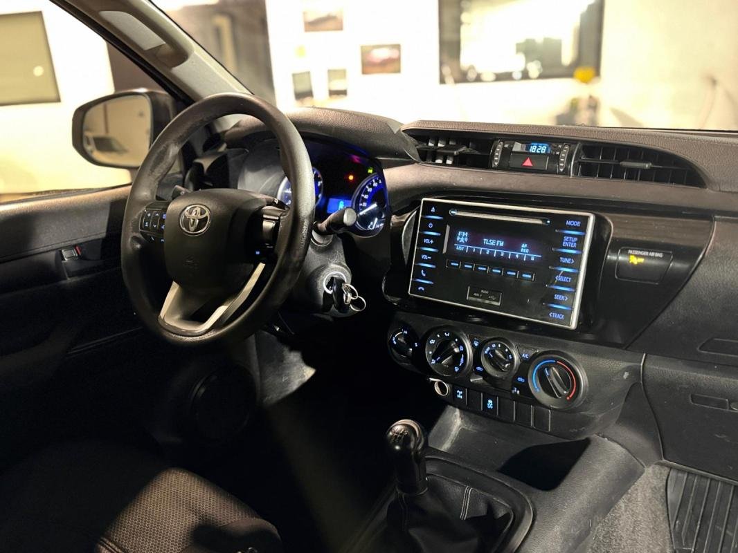 Toyota Hilux - Photo 11
