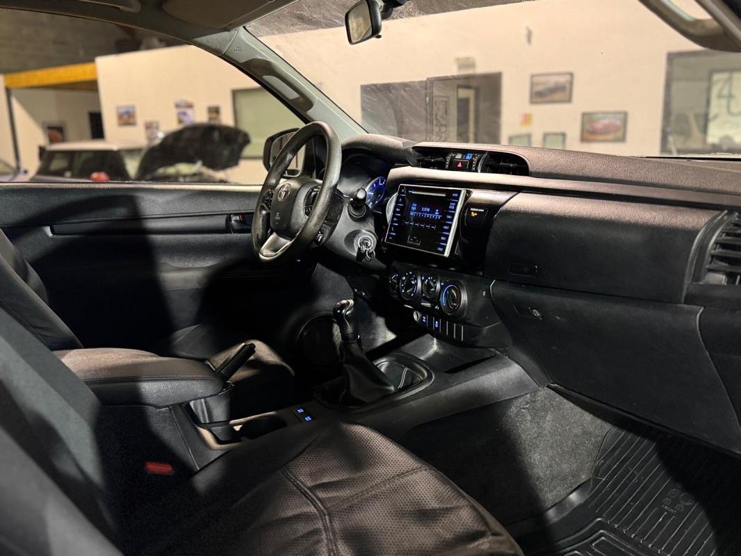 Toyota Hilux - Photo 12