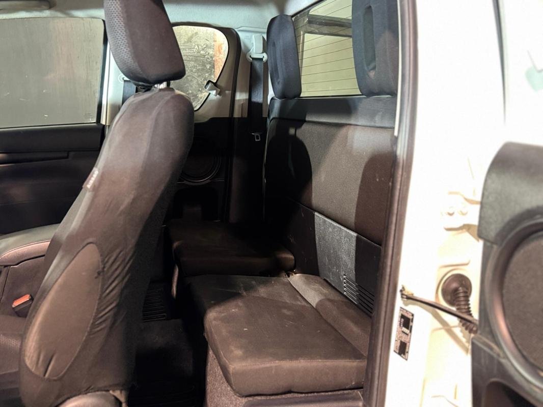 Toyota Hilux - Photo 15