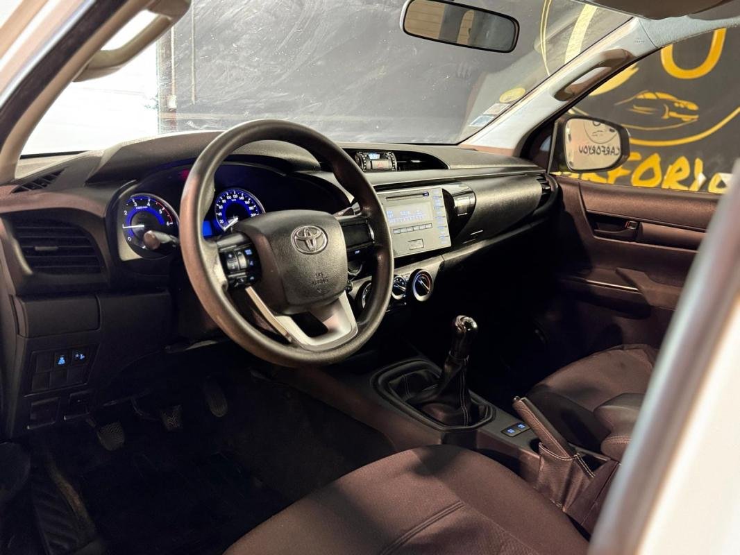 Toyota Hilux - Photo 6