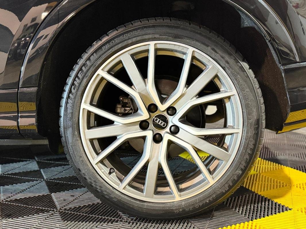 Audi Q3 - Photo 20