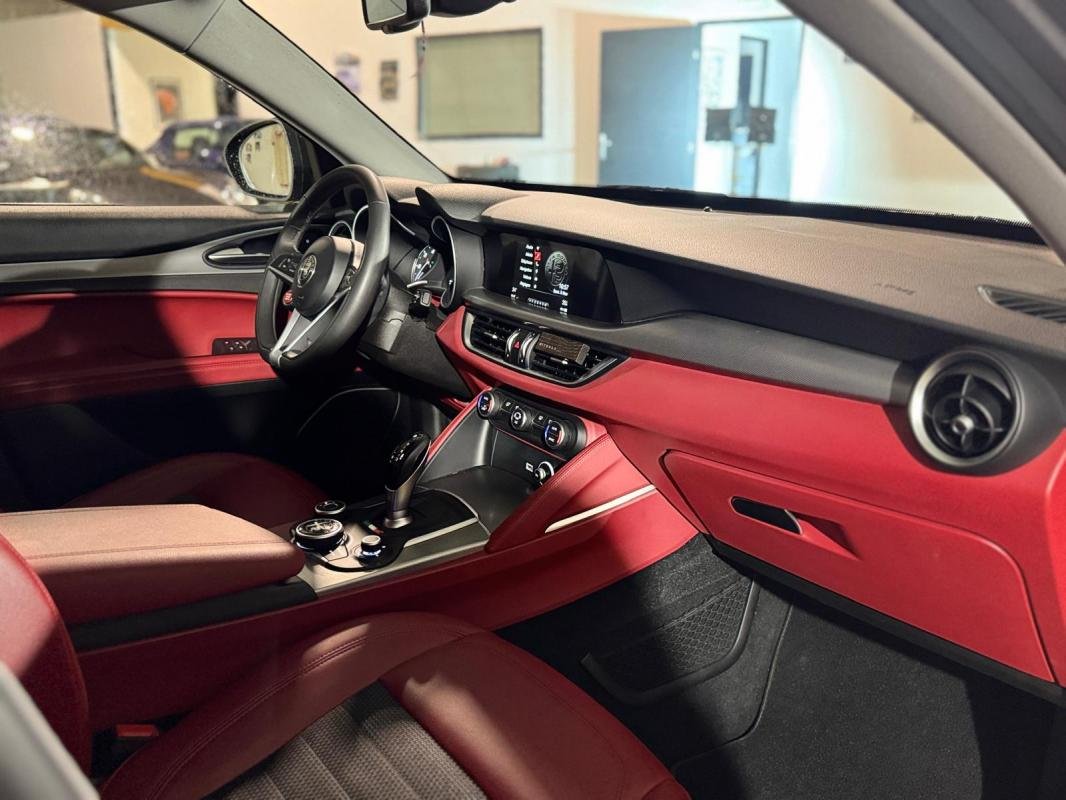 Alfa Romeo Stelvio - Photo 11