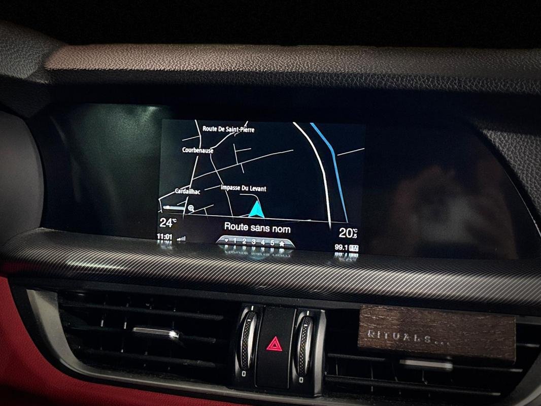 Alfa Romeo Stelvio - Photo 15