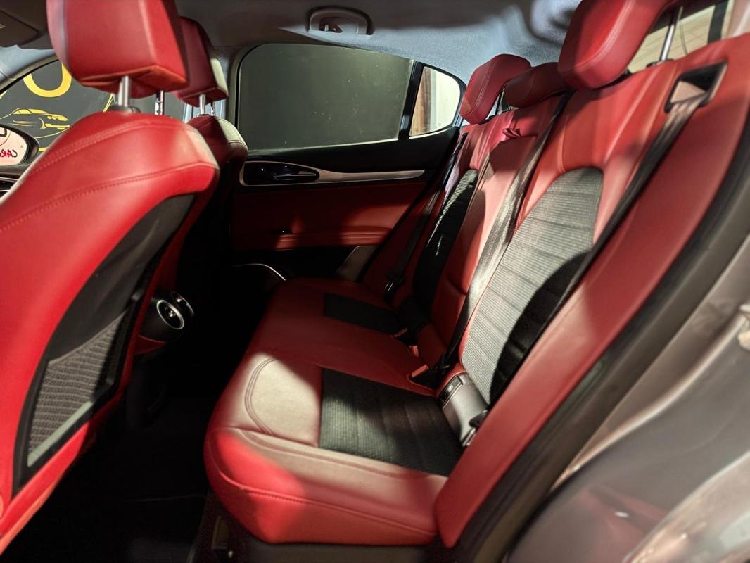Alfa Romeo Stelvio - Photo 9