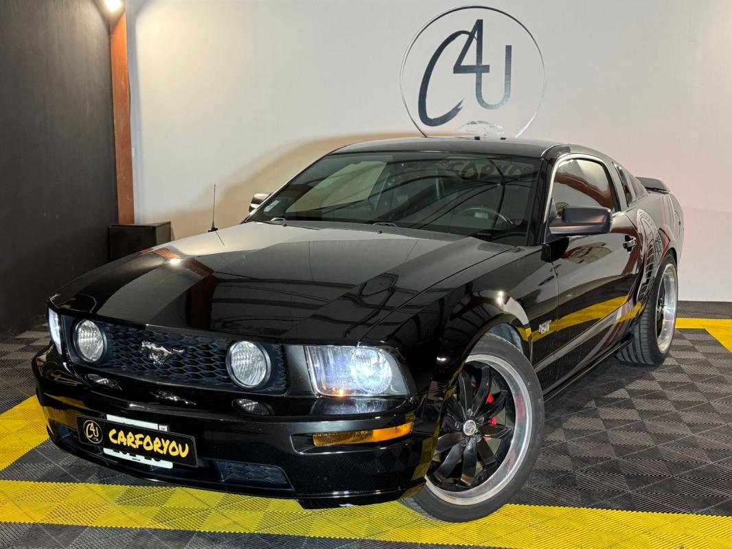 Ford Mustang - Photo 1