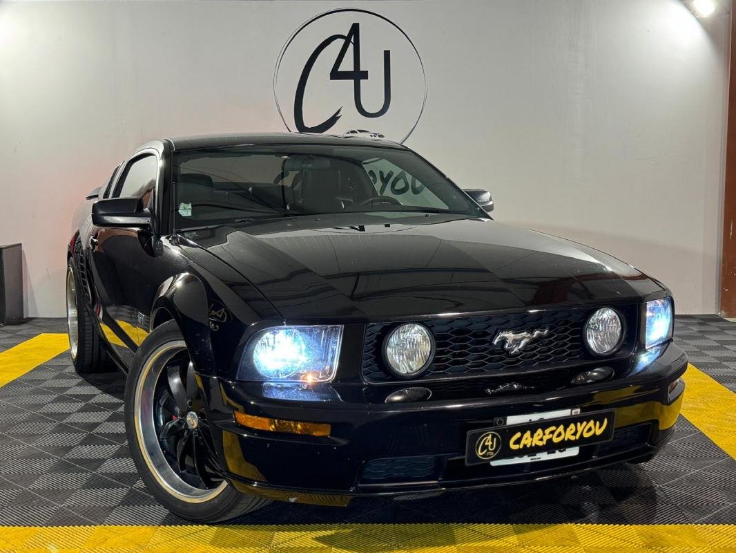 Ford Mustang - Photo 2