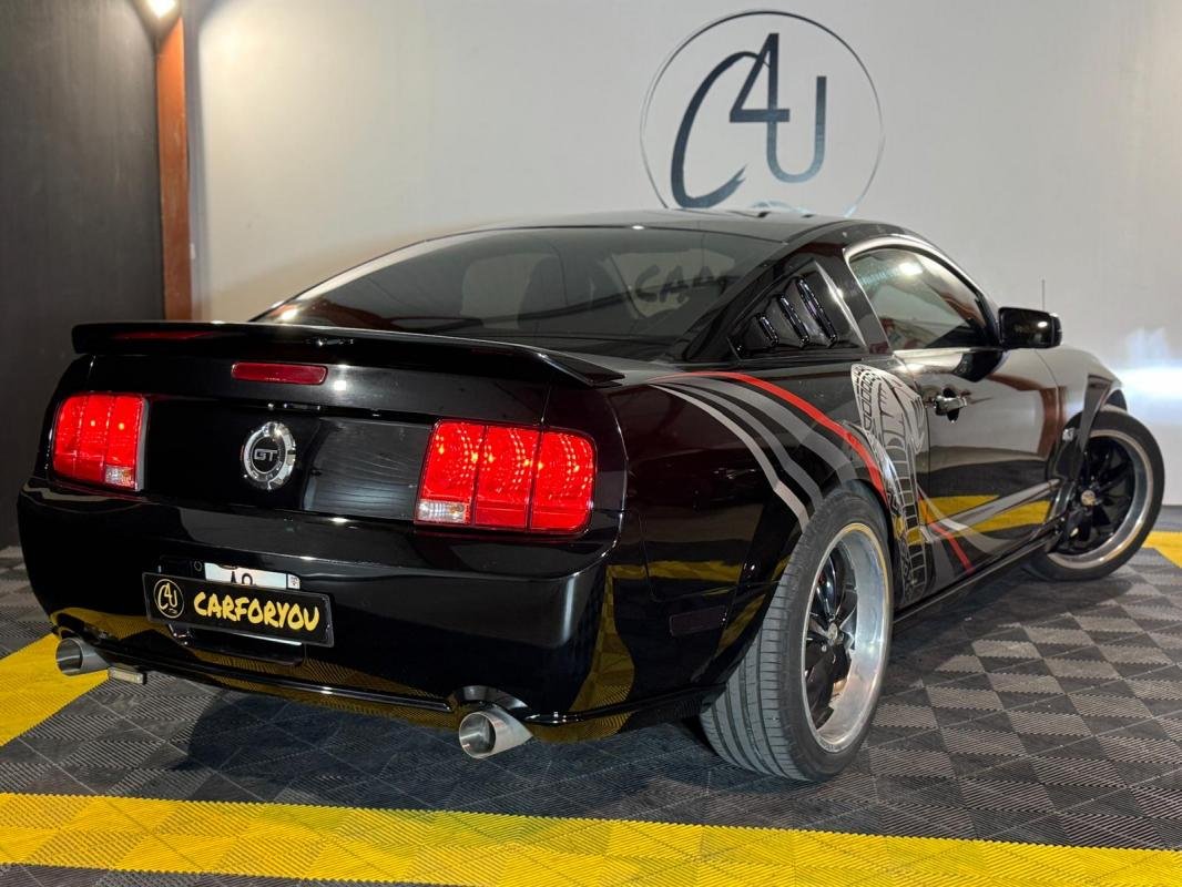 Ford Mustang - Photo 4