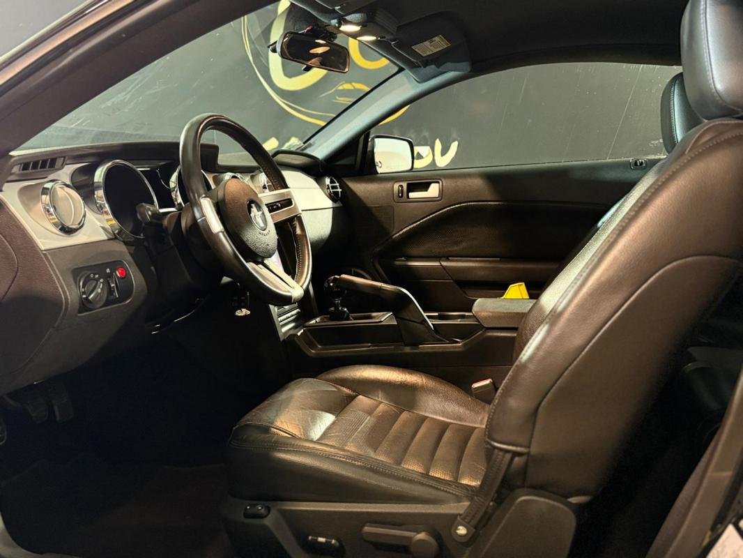 Ford Mustang - Photo 7