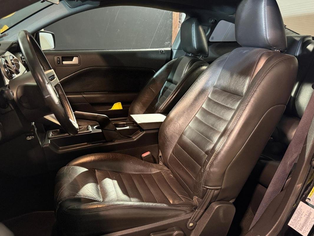 Ford Mustang - Photo 8